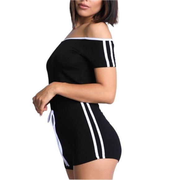 Women Line Detailed Off Shoulder Romper Strapless Comfy Romper
New - Picture 4 of 6